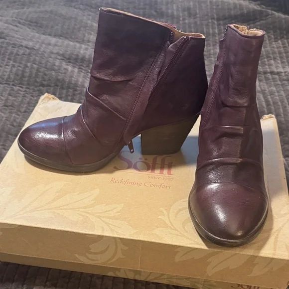 Sofft Women's brown leather Ankle Boots - Picture 1 of 9